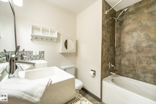 8111 187 Street, Edmonton, AB - Indoor Photo Showing Bathroom