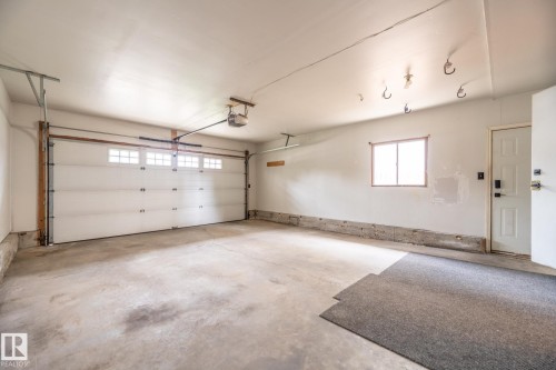 8111 187 Street, Edmonton, AB - Indoor Photo Showing Garage