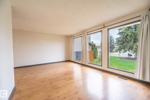 8111 187 Street, Edmonton, AB - Indoor Photo Showing Other Room