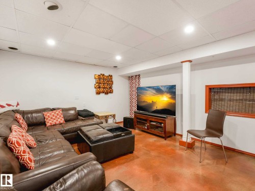 14611 89 Avenue, Edmonton, AB - Indoor
