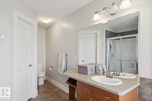 12067 21 Avenue, Edmonton, AB - Indoor Photo Showing Bathroom