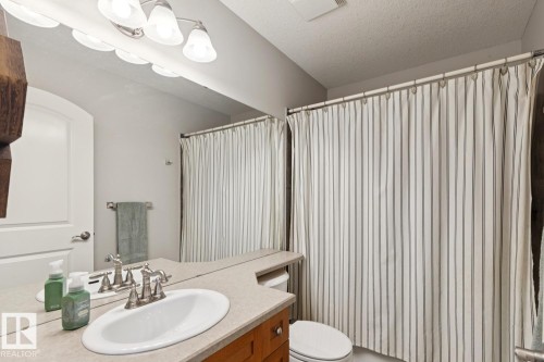 12067 21 Avenue, Edmonton, AB - Indoor Photo Showing Bathroom