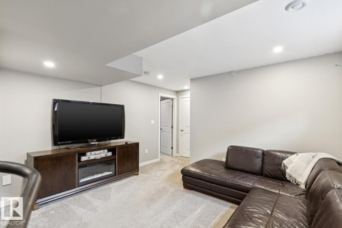 12067 21 Avenue, Edmonton, AB - Indoor Photo Showing Other Room