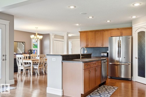 12067 21 Avenue, Edmonton, AB - Indoor Photo Showing Kitchen
