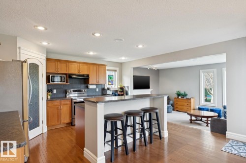 12067 21 Avenue, Edmonton, AB - Indoor Photo Showing Kitchen