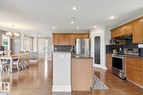 12067 21 Avenue, Edmonton, AB - Indoor Photo Showing Kitchen