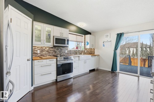 5410 57 Avenue, Beaumont, AB - Indoor Photo Showing Kitchen With Upgraded Kitchen