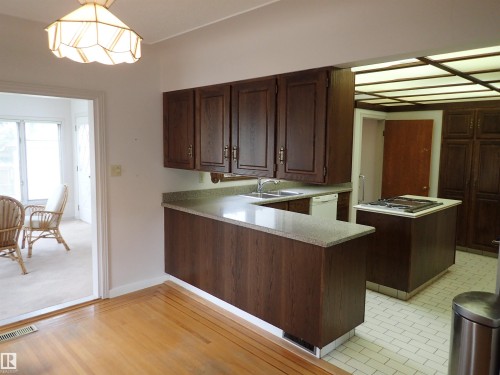 9126 117 Street, Edmonton, AB 