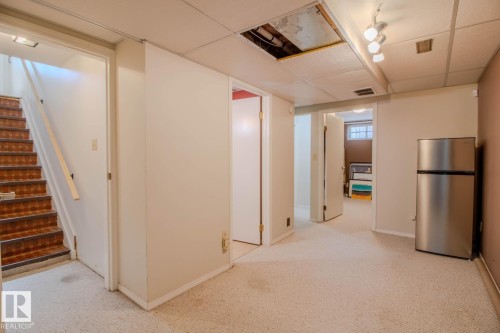 3412 110 Street, Edmonton, AB - Indoor