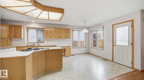 Edmonton, AB - Indoor Photo Showing Kitchen