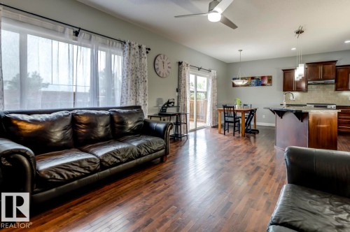 1924 69 Street, Edmonton, AB - Indoor Photo Showing Living Room