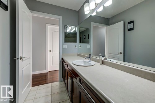 1924 69 Street, Edmonton, AB - Indoor Photo Showing Bathroom