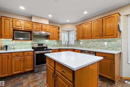 229 Northmount Drive, Wetaskiwin, AB - Indoor Photo Showing Kitchen