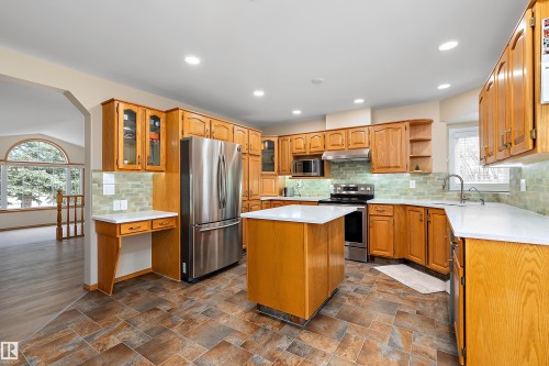 229 Northmount Drive, Wetaskiwin, AB - Indoor Photo Showing Kitchen