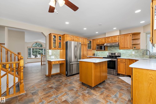 229 Northmount Drive, Wetaskiwin, AB - Indoor Photo Showing Kitchen