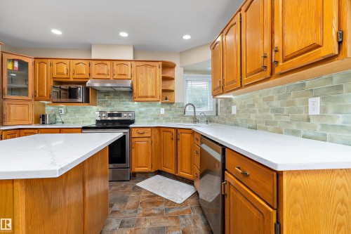 229 Northmount Drive, Wetaskiwin, AB - Indoor Photo Showing Kitchen