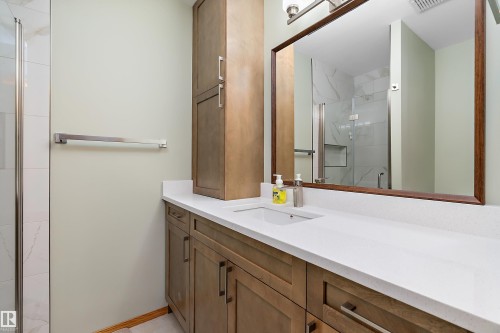 229 Northmount Drive, Wetaskiwin, AB - Indoor Photo Showing Bathroom
