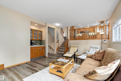 229 Northmount Drive, Wetaskiwin, AB - Indoor Photo Showing Living Room