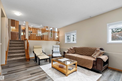 229 Northmount Drive, Wetaskiwin, AB - Indoor Photo Showing Living Room