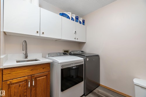 229 Northmount Drive, Wetaskiwin, AB - Indoor Photo Showing Laundry Room