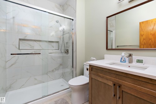 229 Northmount Drive, Wetaskiwin, AB - Indoor Photo Showing Bathroom