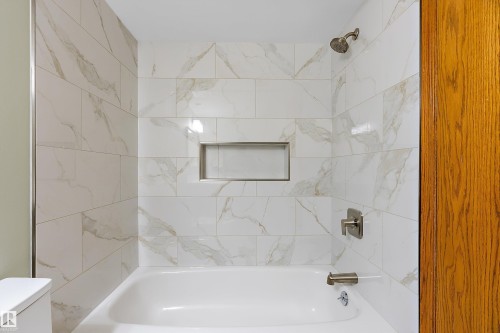 229 Northmount Drive, Wetaskiwin, AB - Indoor Photo Showing Bathroom
