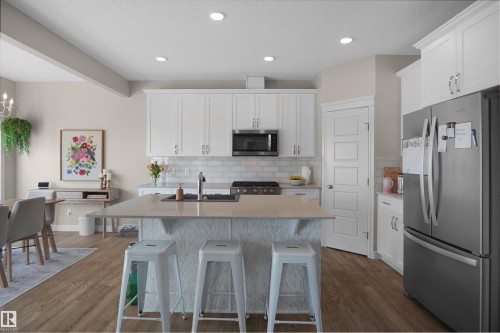 12351 176 Avenue, Edmonton, AB - Indoor Photo Showing Kitchen