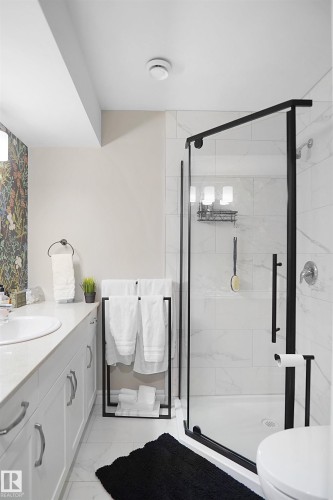 12351 176 Avenue, Edmonton, AB - Indoor Photo Showing Bathroom