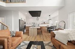 1367 SISKIN Wynd  Edmonton, AB T5S 0R3