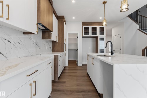 56 Meadowgrove Landing, Spruce Grove, AB - Indoor Photo Showing Kitchen With Upgraded Kitchen