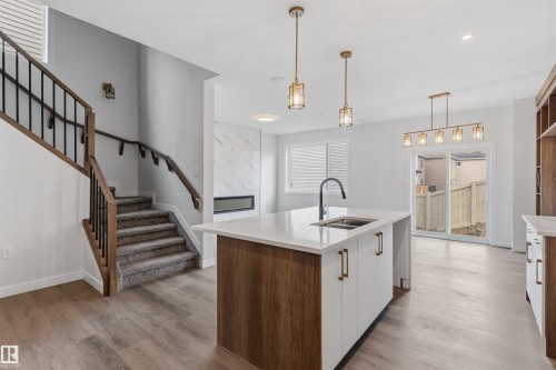56 Meadowgrove Landing, Spruce Grove, AB - Indoor Photo Showing Kitchen With Double Sink With Upgraded Kitchen