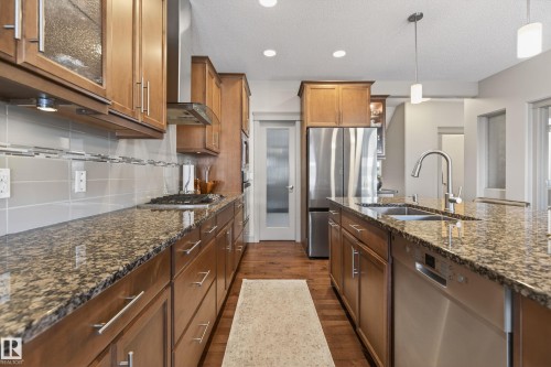 3908 Agar Crest, Edmonton, AB - Indoor Photo Showing Kitchen With Double Sink With Upgraded Kitchen