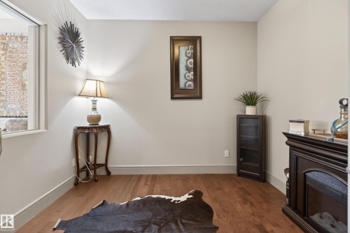 3908 Agar Crest, Edmonton, AB - Indoor