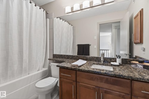3908 Agar Crest, Edmonton, AB - Indoor Photo Showing Bathroom