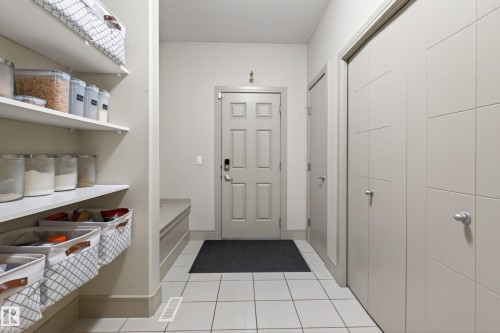 3908 Agar Crest, Edmonton, AB - Indoor