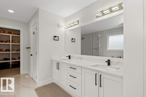 1390 Enright Landing Landing, Edmonton, AB - Indoor Photo Showing Bathroom