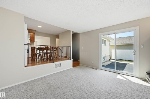 692 Lee Ridge Road, Edmonton, AB - Indoor Photo Showing Other Room