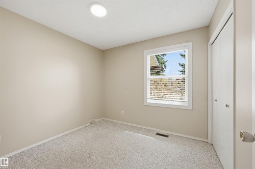 692 Lee Ridge Road, Edmonton, AB - Indoor Photo Showing Other Room