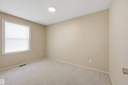 692 Lee Ridge Road, Edmonton, AB - Indoor Photo Showing Other Room