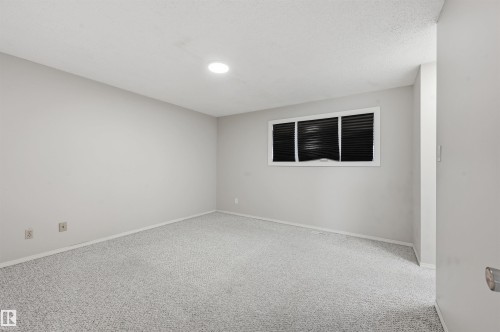 692 Lee Ridge Road, Edmonton, AB - Indoor Photo Showing Other Room