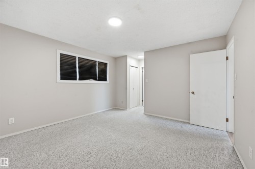692 Lee Ridge Road, Edmonton, AB - Indoor Photo Showing Other Room