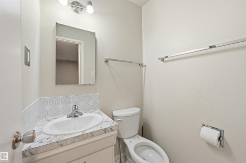 692 Lee Ridge Road, Edmonton, AB - Indoor Photo Showing Bathroom