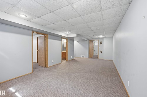 692 Lee Ridge Road, Edmonton, AB - Indoor Photo Showing Other Room