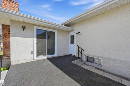 692 Lee Ridge Road, Edmonton, AB - Outdoor With Exterior