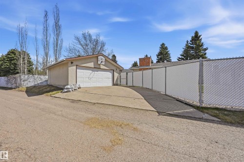 692 Lee Ridge Road, Edmonton, AB - Outdoor