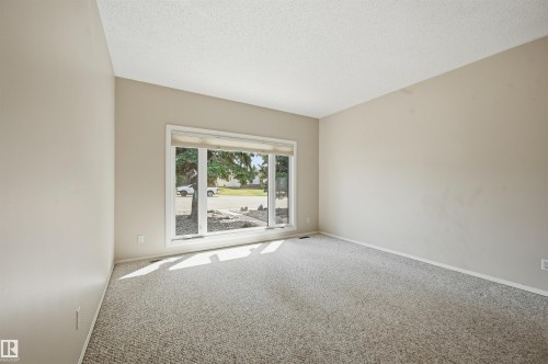692 Lee Ridge Road, Edmonton, AB - Indoor Photo Showing Other Room
