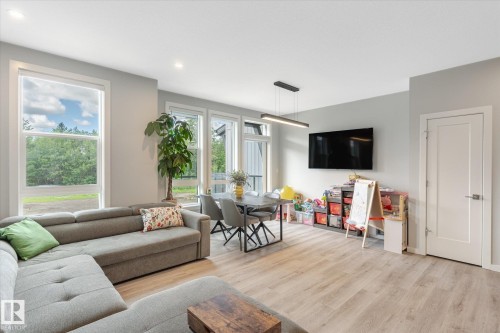 63 1304 Rutherford Road, Edmonton, AB - Indoor Photo Showing Living Room