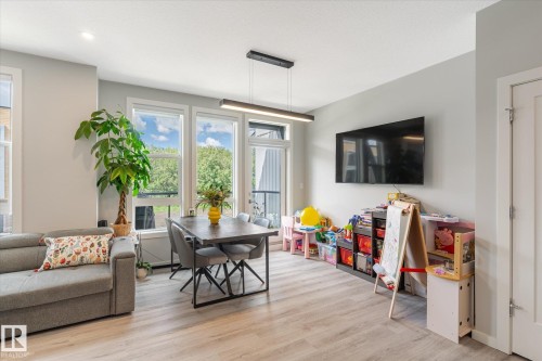 63 1304 Rutherford Road, Edmonton, AB - Indoor Photo Showing Living Room
