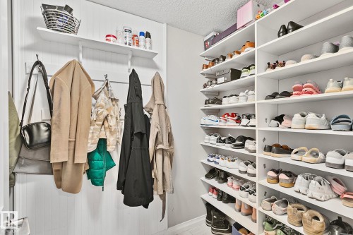 22131 95 Avenue, Edmonton, AB - Indoor With Storage