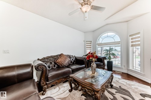 16626 58A Street, Edmonton, AB - Indoor Photo Showing Living Room